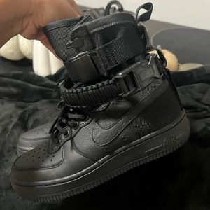 Nike SF Air Force Triple Black